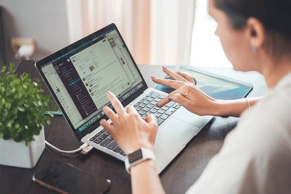Comment optimiser l'aménagement de son espace de travail pour une meilleure productivité ?